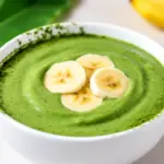 Cremiger Matcha-Smoothie mit Banane - featured image