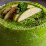 Gesunder Grüner Smoothie mit Spinat und Apfel - featured image