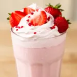klassischer Erdbeer-Milchshake - featured image