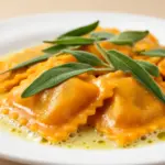 Kürbis-Ravioli in Salbeibutter - featured image
